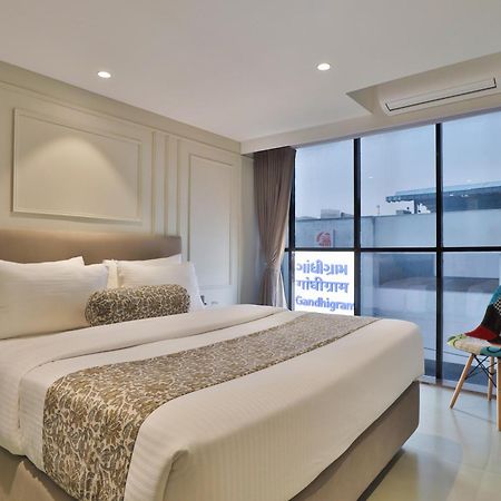 Hotel The Grand Suites Ахмедабад Экстерьер фото